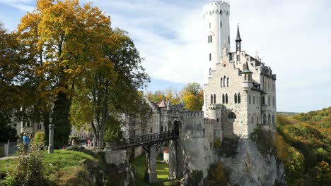 Castillo-De-Lichtenstein---El-Castillo-De-Cuento-De-Hadas-De-Wuerttemberg,-Alemania