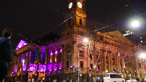 Lapso-De-Tiempo-De-Tráfico-Nocturno-Del-Ayuntamiento-De-Melbourne-Lapso-De-Tiempo-Nocturno-De-La-Ciudad-De-Melbourne