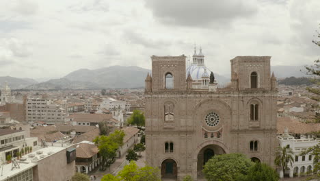 Cuenca,-Ecuador,-streets-empty-because-of-the-pandemia-Corovavirus-from-a-Drone-Perspective,-aerial