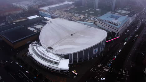 Luftbogenaufnahme-Von-Scandinavium-An-Einem-Dunklen-Und-Düsteren-Tag-Im-Winter