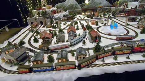 Großes-Layout-Für-Ho-Modelleisenbahn-Set