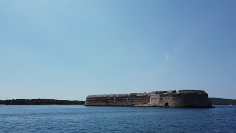 Fortaleza-De-San-Nicolás---Canal-De-San-Antonio,-Sibenik,-Croacia