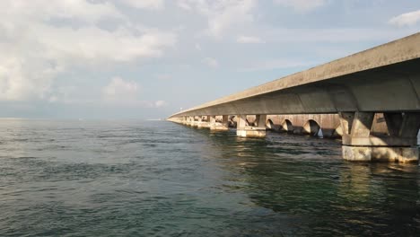 bridge-in-Florida-keys,-visit-FL