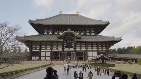 Todaiji-Temple-Great-Buddha-hall,-the-Daibutsuden-in-Nara-Japan