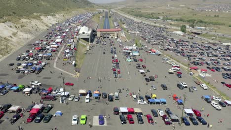 Aerial-pan-up-Bandimere-track