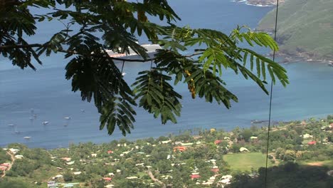 Crucero-En-Taiohae-Bay,-Nuuk-Hiva,-Islas-Marquesas,-Polinesia-Francesa