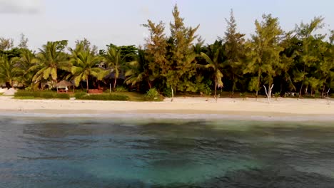 Exotisches-Resort-In-Madagaskar-Am-Weißen-Sandstrand