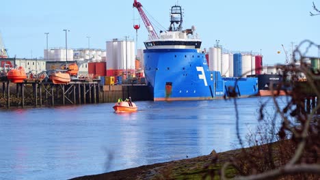 Aberdeen-Harbour-with-coastguard-lifeboat-on-training-exercise