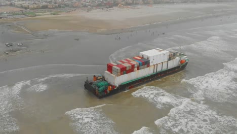 Steuerbord-Luftaufnahme-Des-Gestrandeten-Frachtschiffs-Heng-Tong-77-Am-Strand-In-Karatschi