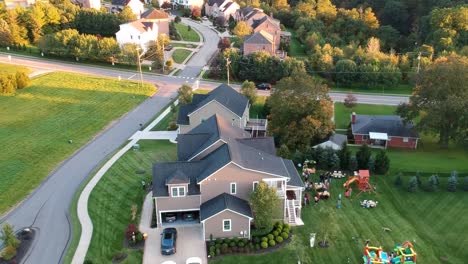 Imágenes-Aéreas-Del-Municipio-De-Upper-St-Clair-En-Pittsburgh,-Pensilvania.