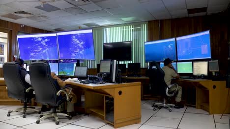 Dentro-De-La-Sala-De-Control-De-La-Compañía-Petrolera-Pemex-En-El-Campo-Petrolero-Ciudad-Del-Carmen-En-El-Golfo-De-México