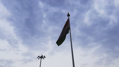 Un-Hermoso-Video-Muestra-La-Bandera-India-Ondeando