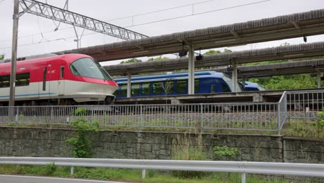 Kintetsu-Trains,-Sakura-Liner-and-Shimakaze-at-Kashikojima-Station