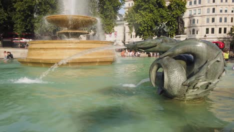 Trafalgar-Square,-London,-England---19-July-2022,-The-Fountains-Trafalgar-Square---On-A-Hot-Summers-Day