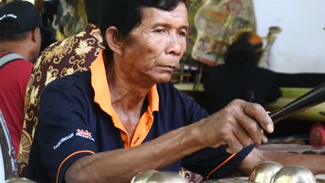 Blora,-central-Java,-Indonesia---June-22th,-2022-:-the-Javanese-gamelan-performed-during-the-"Sedekah-Bumi"-event-in-Gedangdowo-village