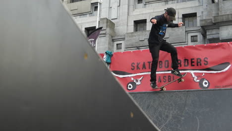 Skater-performs-the-Fakie-Noseblunt-Stall-trick-in-a-failed-combination-with-the-Backside-Axle-Stall