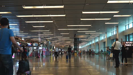 Singapore---Circa-Time-lapse-of-passengers-inside-Singapore-International-airport