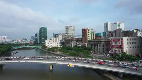 Una-De-Las-13-Tomas-De-Drones-Del-Puente-Khanh-Hoi-Que-Cruza-El-Canal-Tau-Hu-Que-Conecta-Los-Distritos-1-Y-4-En-La-Ciudad-De-Ho-Chi-Minh