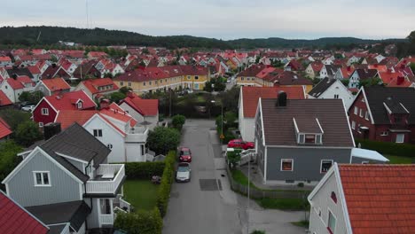 Luftaufnahmen-Aus-Geringer-Höhe-Im-Vorort-Bagaregarden,-Göteborg