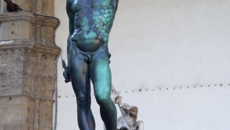 Perseu-Con-La-Cabeza-De-Medusa,-Florencia,-Italia