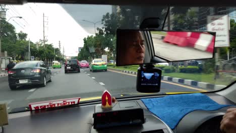 Tomar-El-Taxi-En-Bangkok-Durante-La-Hora-Pico-Puede-Ser-Una-Experiencia-Horrible