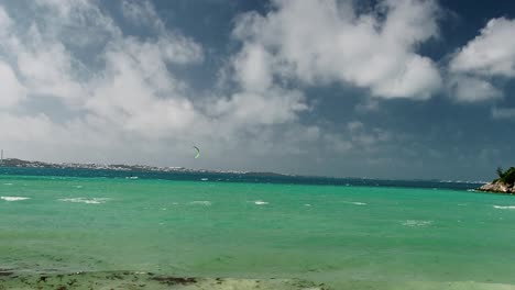 Kitesurfen-An-Einem-Windigen-Tag-Auf-Bermuda