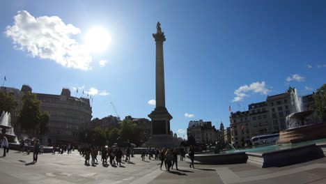 Londres,-Inglaterra,-Circa:-Timelapse-Trafalgar-Square-En-La-Ciudad-De-Londres,-Inglaterra,-Reino-Unido