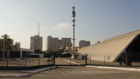 Vista-Exterior-Del-Memorial-De-America-Latina