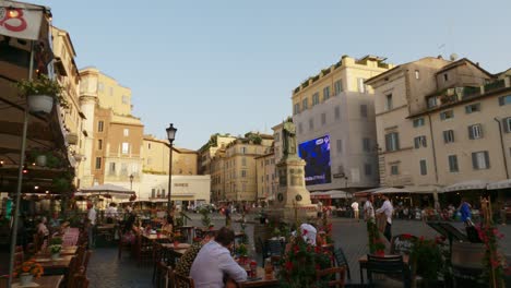 Typical-restaurants-at-Campo-de-Fiori-square-in-Rome,-Italy