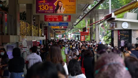 Crowd-at-Orchard-road,-Christmas-festive-season-shopping-and-gatherings