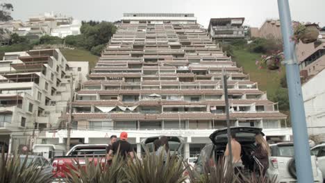 Tourists-At-The-Carpark-With-Their-Cars-Parked-Near-The-Beach-In-Vina-del-Mar-On-Central-Chile's-Pacific-Coast