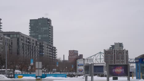 Sie-Können-Das-Molson-Gebäude-Und-Die-Jacques-Cartier-Brücke-Sehen