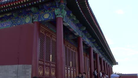 Tourists-visiting-Temple-Of-Heaven,-Beijing,-China