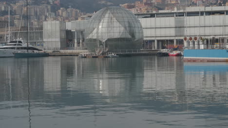 Biosfera-De-Génova-Por-Renzo-Piano-En-Puerto-Viejo-Puerto