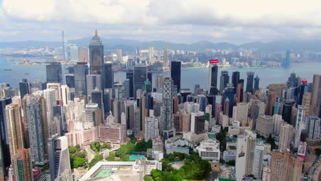 Hong-Kong-skyline-and-skyscrapers-overlooking-Victoria-bay-on-a-beautiful-day