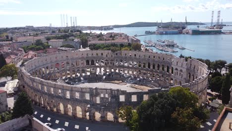 Roman-Amfitheater--of-the-Unesco-World-Heritage-Site