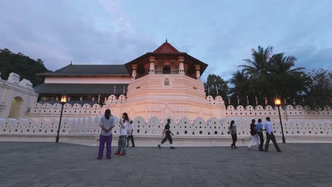 Buddhist-Temple-of-Sacred-Tooth-Relic-or-Sri-Dalada-Maligawa