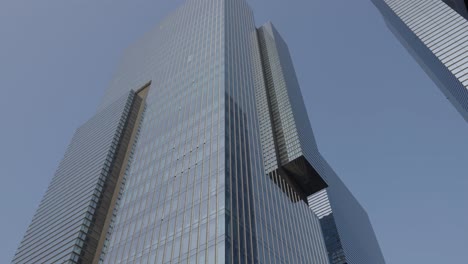 Samsung-Electronics-HQ-in-Seocho-district,-Gangnam-office---establishing-shot