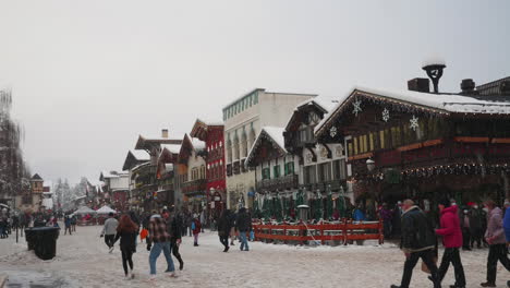 Leavenworth,-Washington-–-Viele-Menschen-Kommen-Nach-Leavenworth,-Um-Das-Weihnachtsbeleuchtungsfestival-Zu-Besuchen-Und-Anzusehen