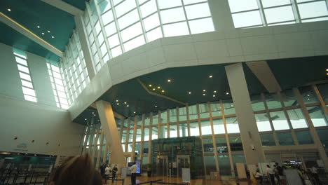 changi-raiport-inside-closeup-in-singapore