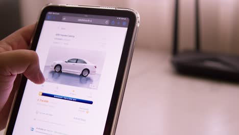 Navegar-Por-Un-Mercado-En-Línea-De-Autos-Usados-En-El-Sitio-Web-De-Cars24