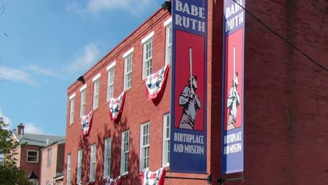 Museo-Del-Lugar-De-Nacimiento-De-Babe-Ruth-En-216-Emory-Street,-Baltimore,-Maryland