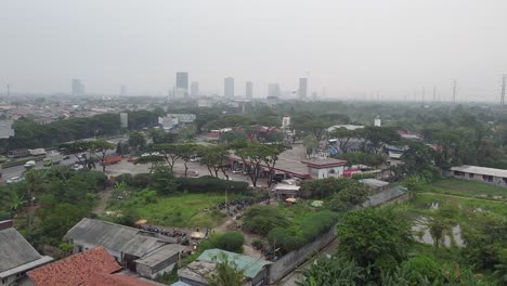 urban-atmosphere-with-shady-trees