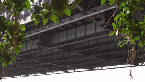 Howrah-Bridge-is-a-continental-bridge-built-in-1943