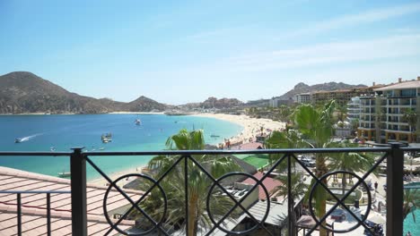 Blick-Auf-Das-Hotel-Vom-Balkon,-Casa-Dorada-Resort-Und-Spa-In-Cabo-San-Lucas,-Mexiko