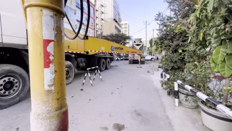 Beton-LKW-Verstrebung-Auf-Der-Baustelle-In-Addis-Abeba,-Äthiopien