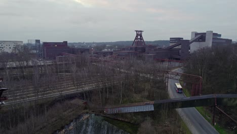 Luftaufnahme-Des-Alten-Historischen-Industriegebiets-Kohleförderung-In-Der-Nähe-Von-Essen,-Deutschland