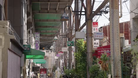 Tsuruhashi-Koreanische-Stadtstraßen-In-Osaka-Am-Nachmittag