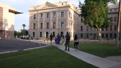 Manifestantes-A-Favor-Del-Derecho-A-Decidir-Caminaron-Por-El-Capitolio-Del-Estado-De-Arizona-Para-Protestar-Por-La-Decisión-De-Las-Cortes-Supremas.