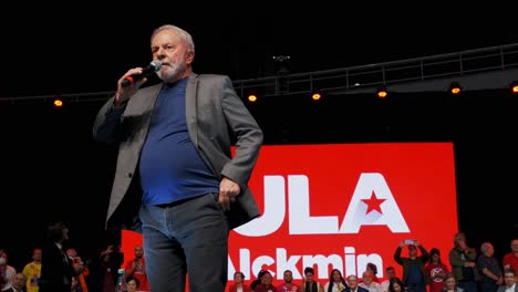 Der-Ehemalige-Brasilianische-Präsident-Und-Präsidentschaftskandidat-Bei-Den-Parlamentswahlen-2022,-Luiz-Inácio-Lula-Da-Silva,-Auf-Der-Bühne